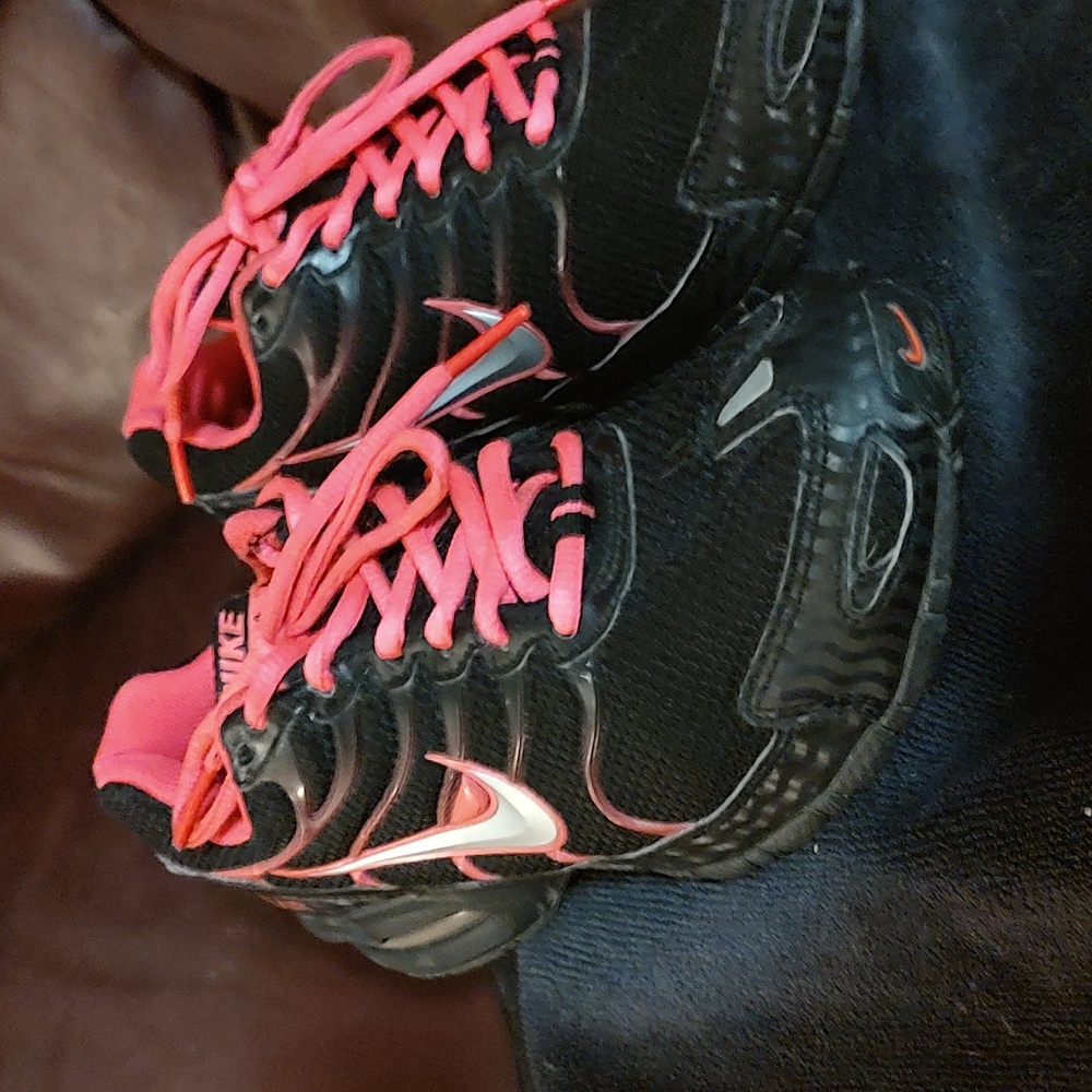 Nike size 5.5 boy girl size 7